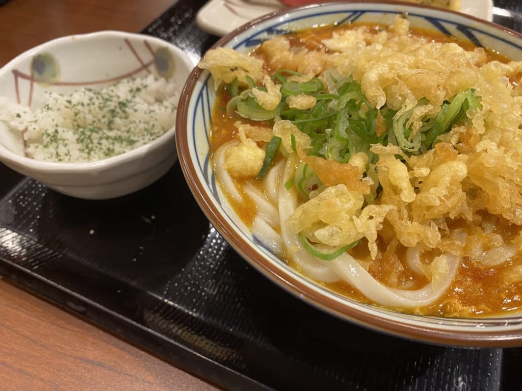 丸亀製麺　トマたまカレーうどん