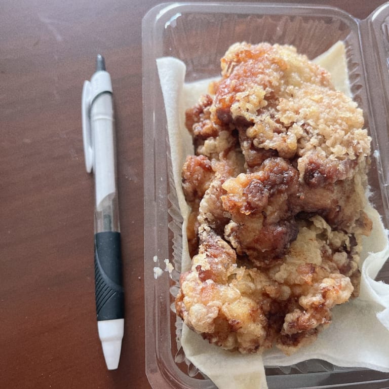 わっしょいの唐揚げとボールペン