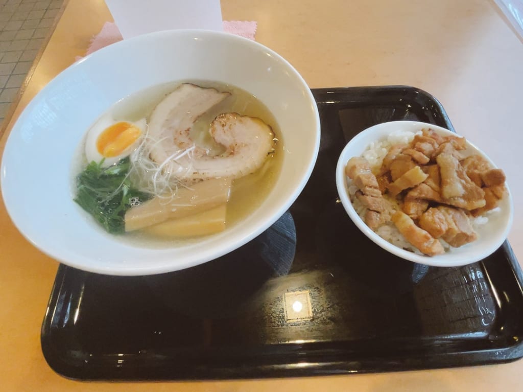 はまふじのラーメンと魯肉飯