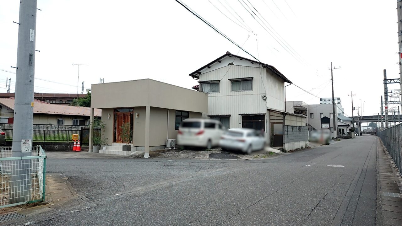 トロワ